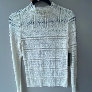 Lulu’s lace turtleneck size M